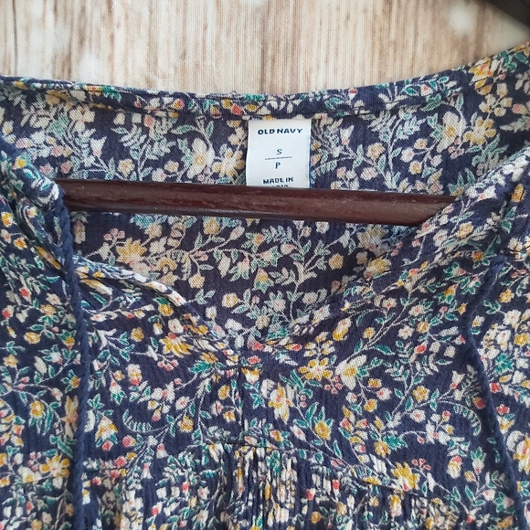 Floral flowy top - Picture 2 of 3